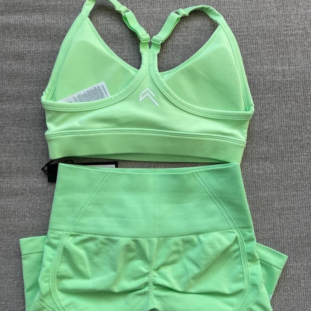 Oner Active Green Apple Sports Bra and Effortless Shorts Set size Xs new